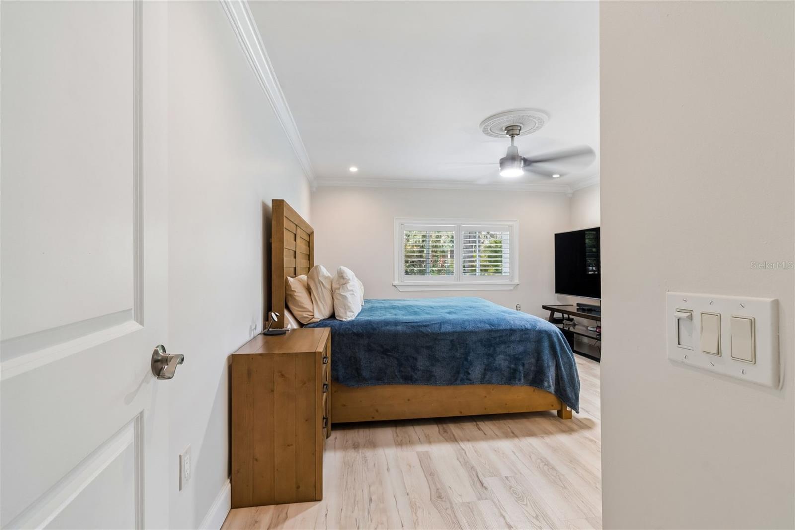 Image 24 of 78 For 8270 30th Avenue N