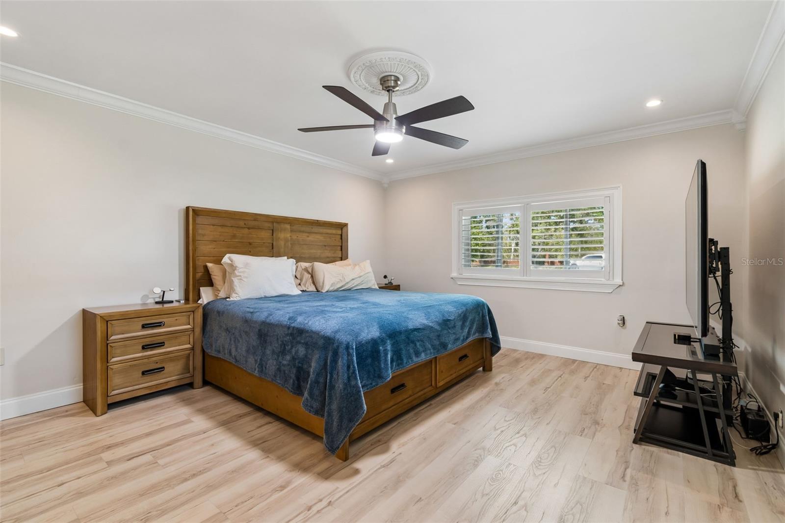 Image 25 of 78 For 8270 30th Avenue N