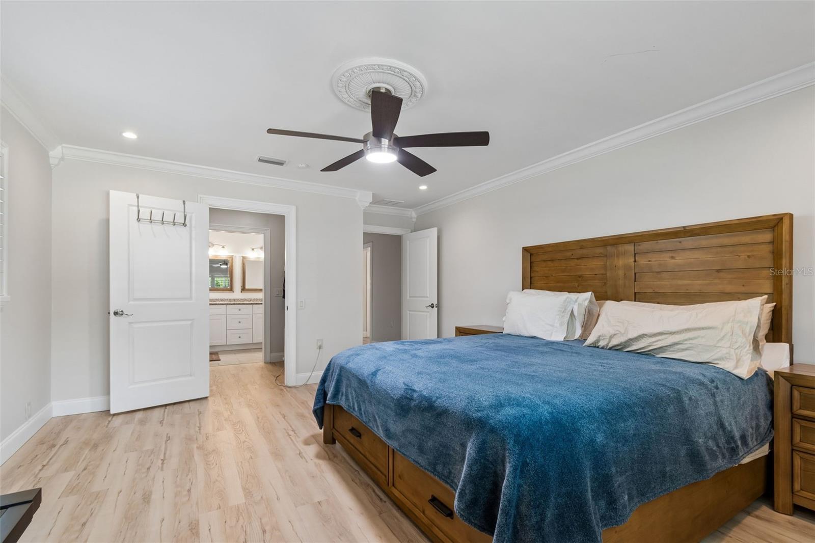 Image 26 of 78 For 8270 30th Avenue N