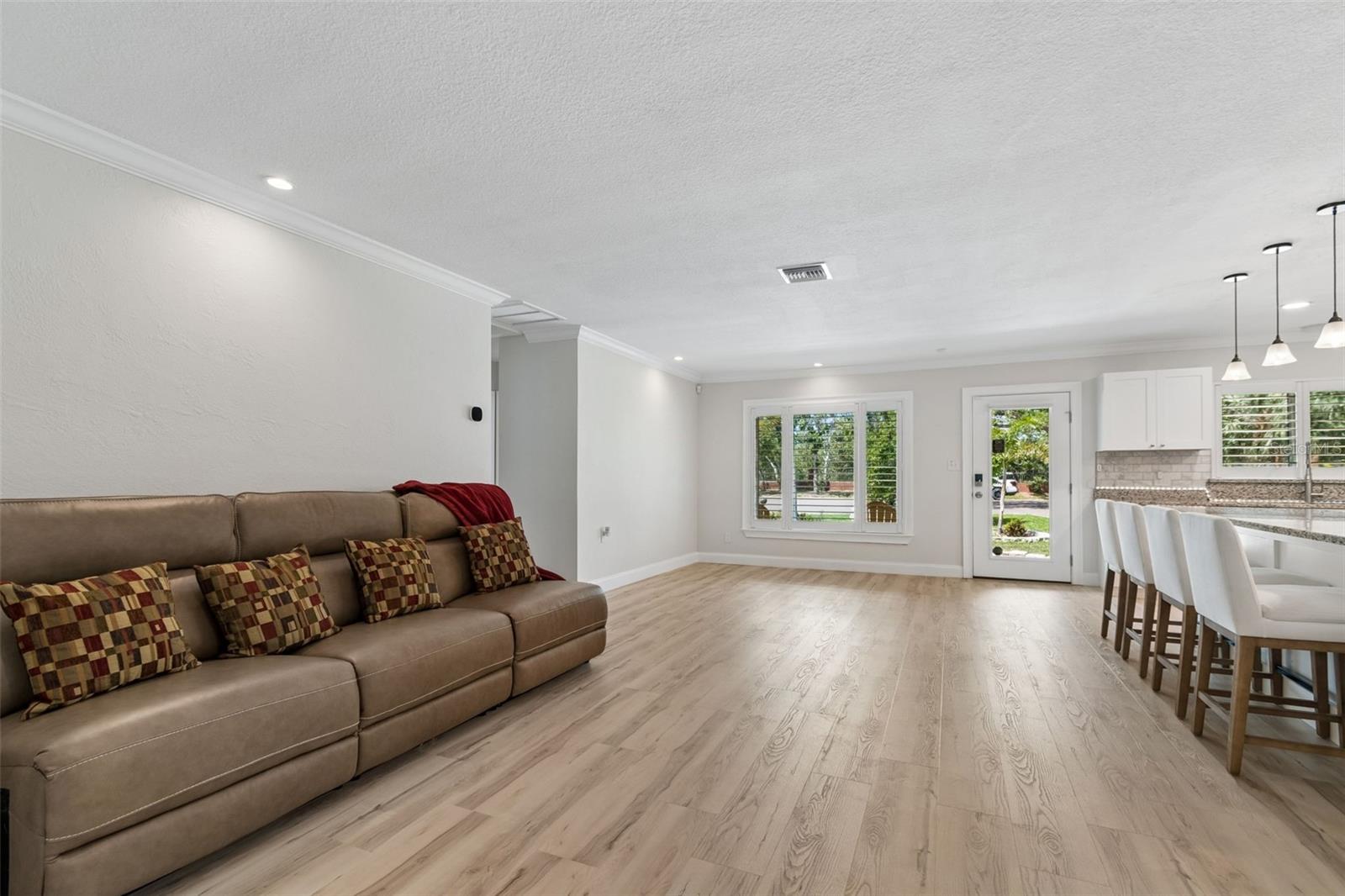 Image 9 of 78 For 8270 30th Avenue N