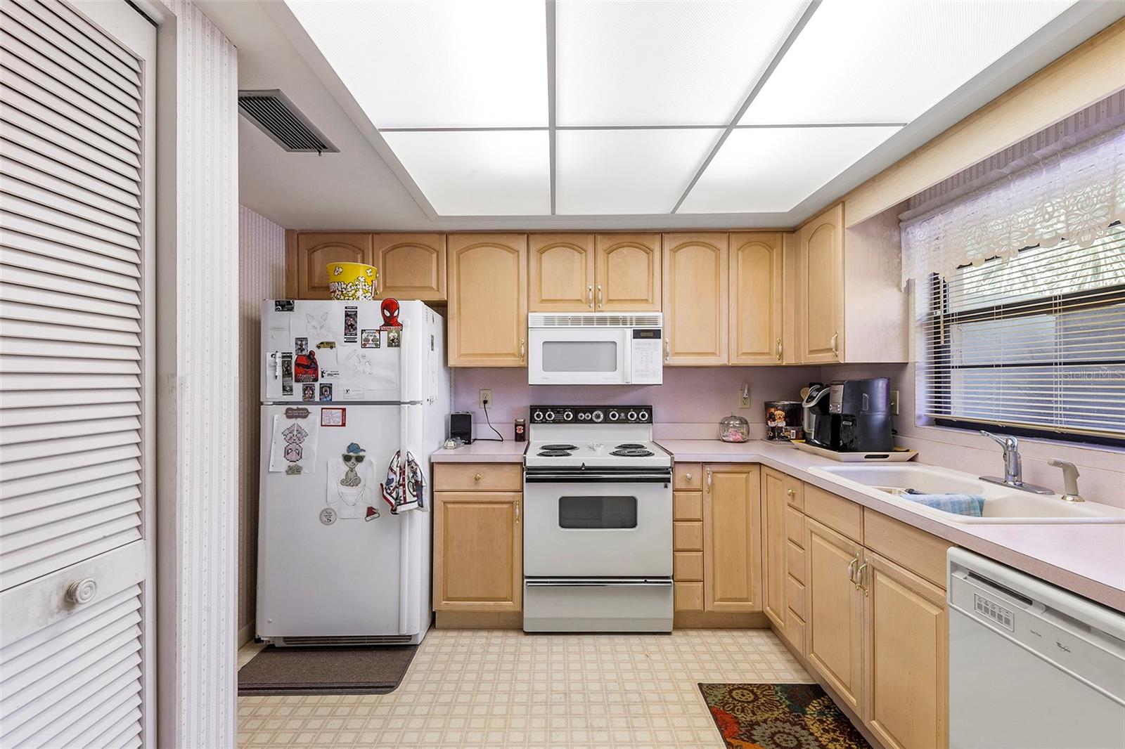 Image 4 of 22 For 665 Broadmoor Circle