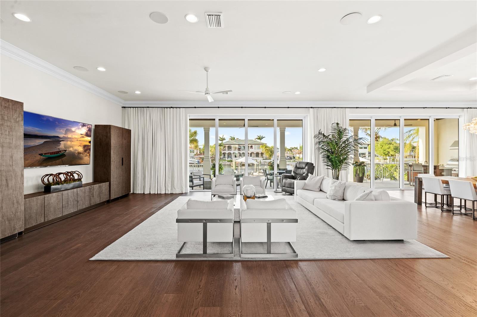 Image 15 of 93 For 5111 Homer Avenue