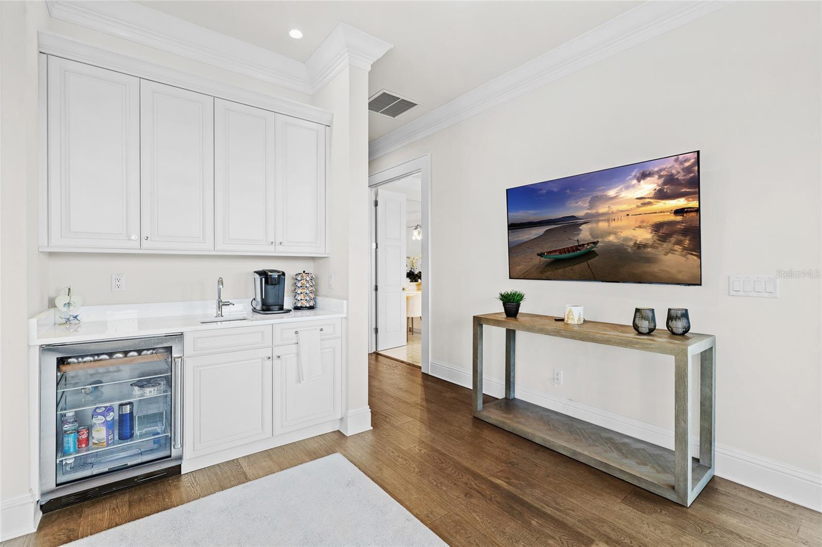 Image 31 of 93 For 5111 Homer Avenue