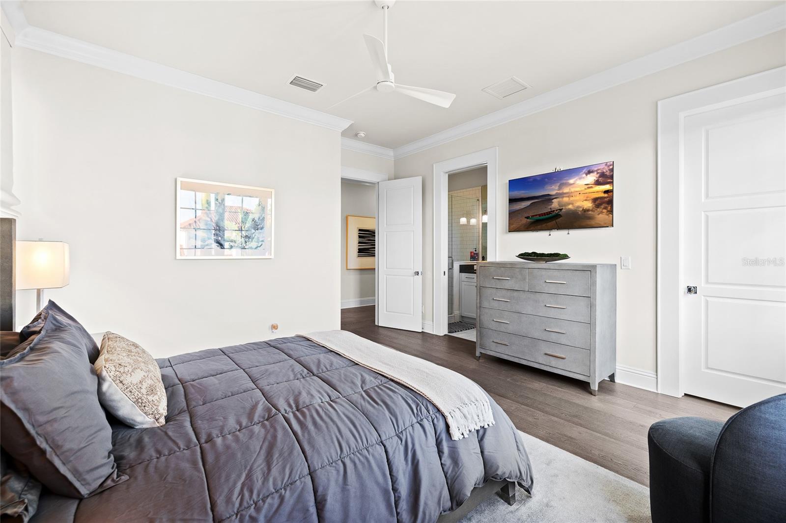 Image 43 of 93 For 5111 Homer Avenue