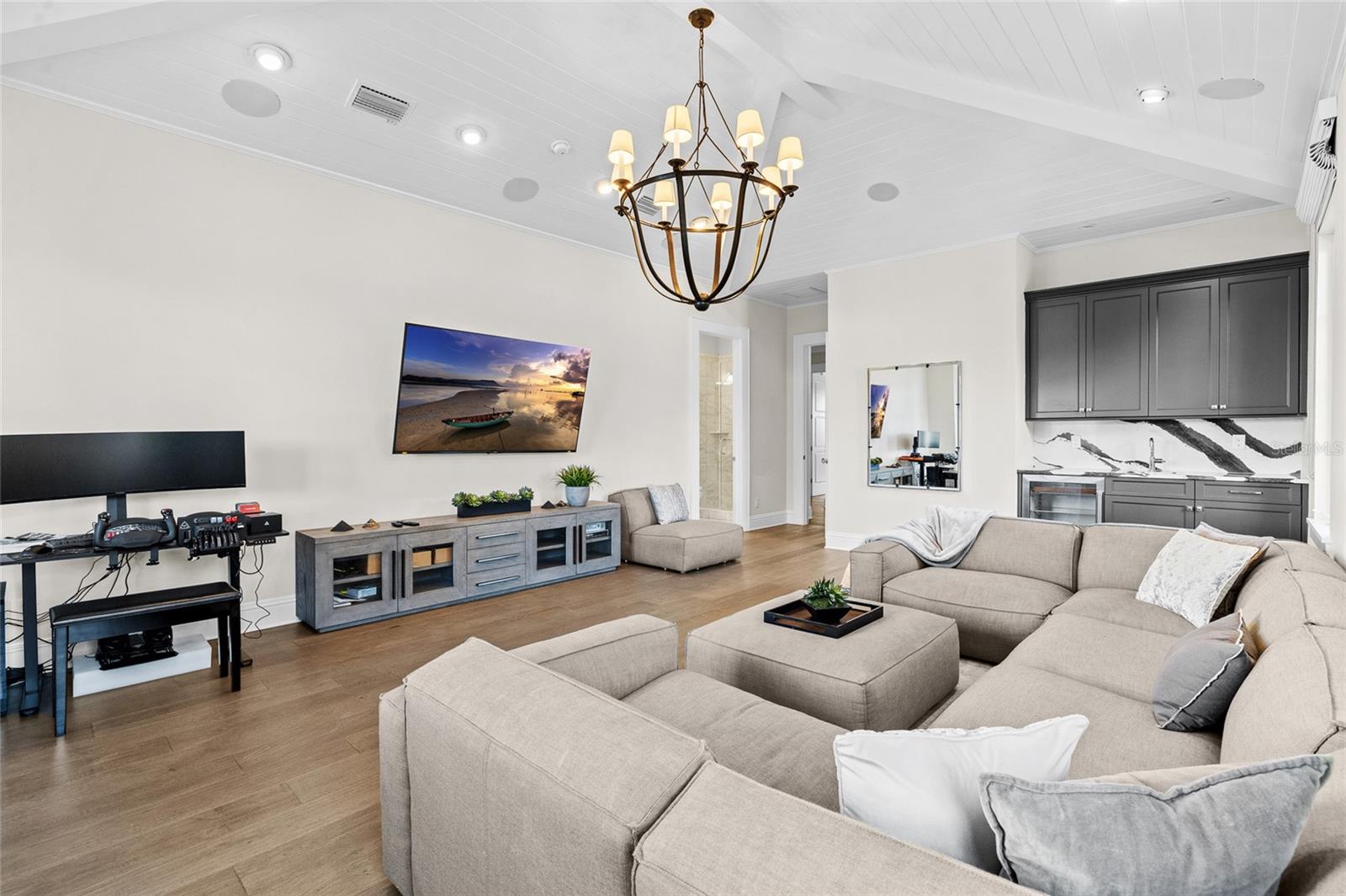 Image 46 of 93 For 5111 Homer Avenue