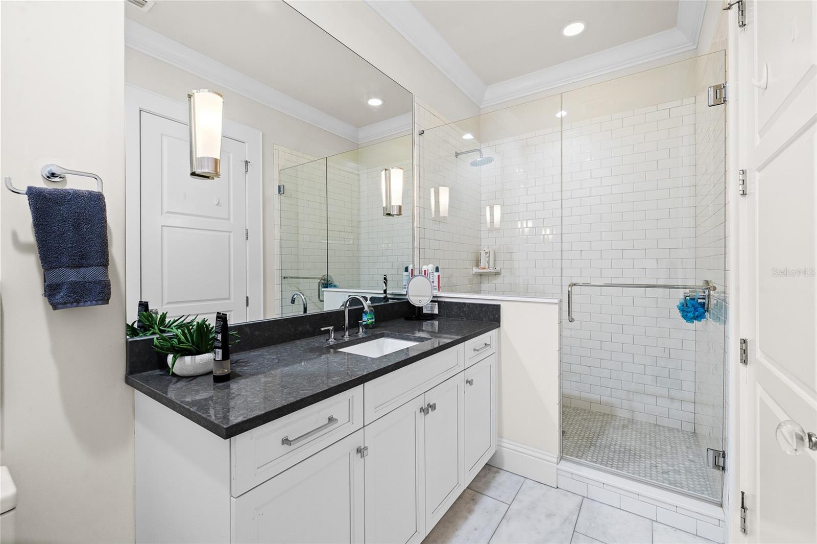 Image 54 of 93 For 5111 Homer Avenue