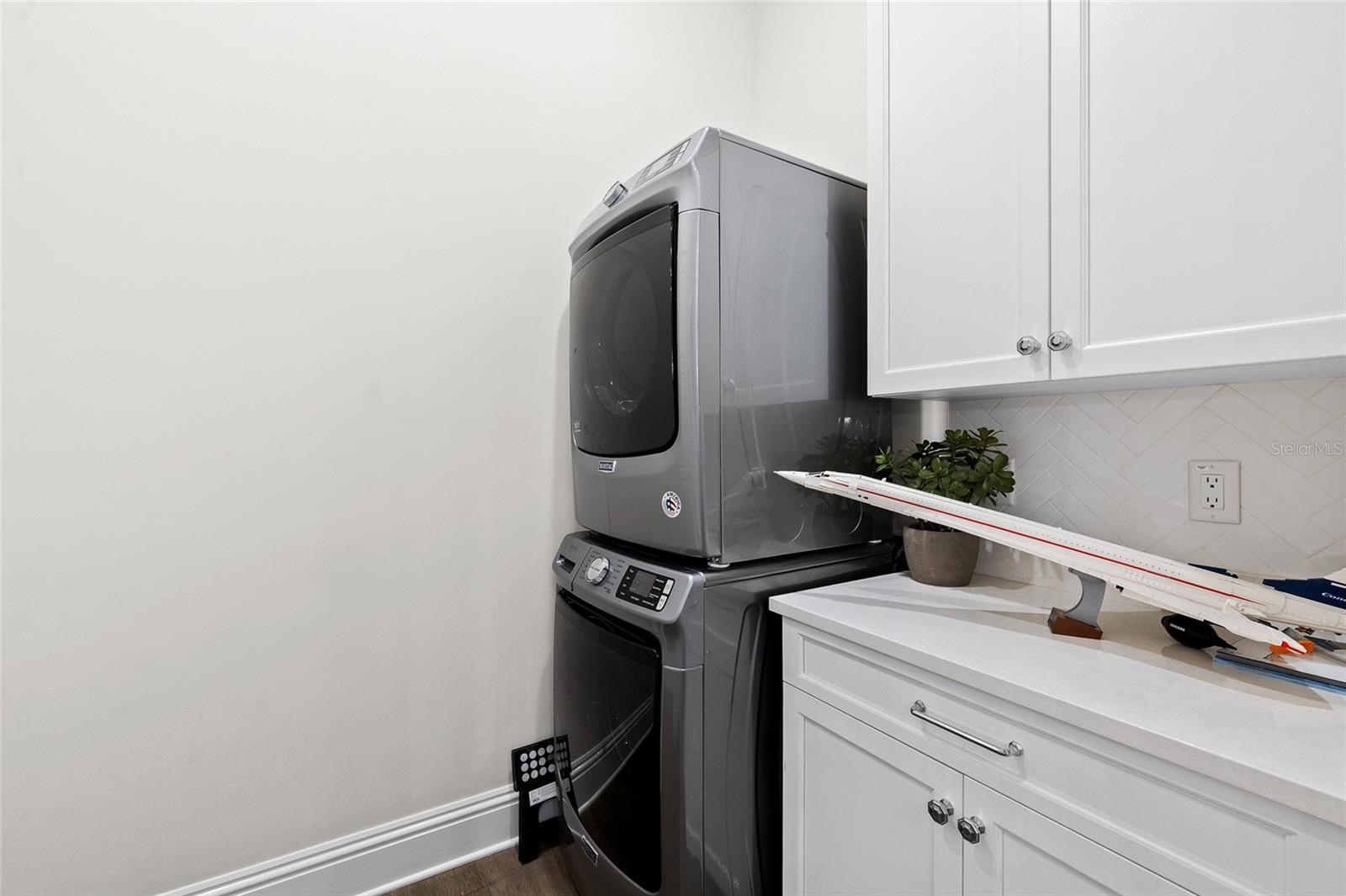 Image 65 of 93 For 5111 Homer Avenue