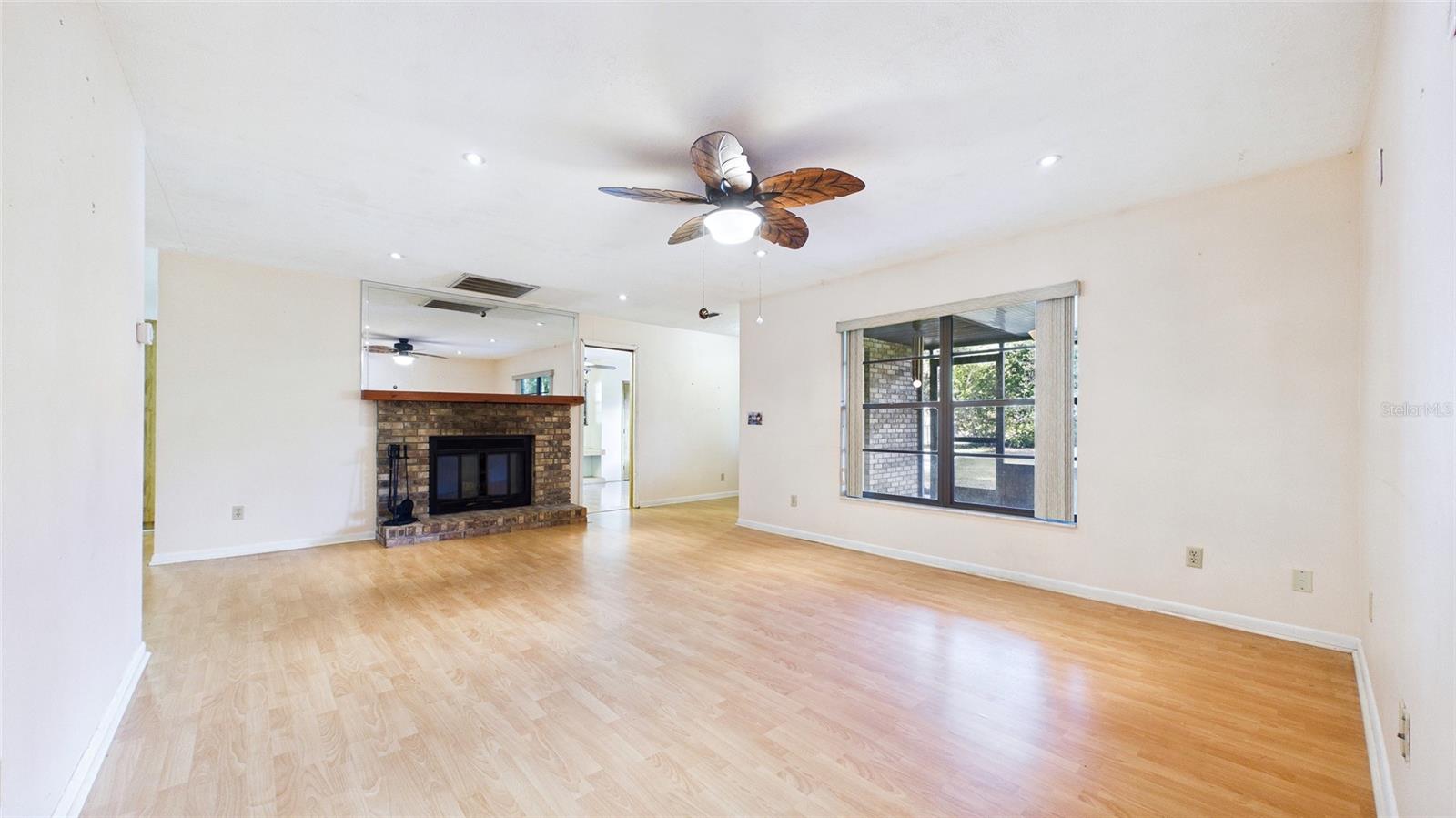 Image 11 of 54 For 38938 Tall Drive