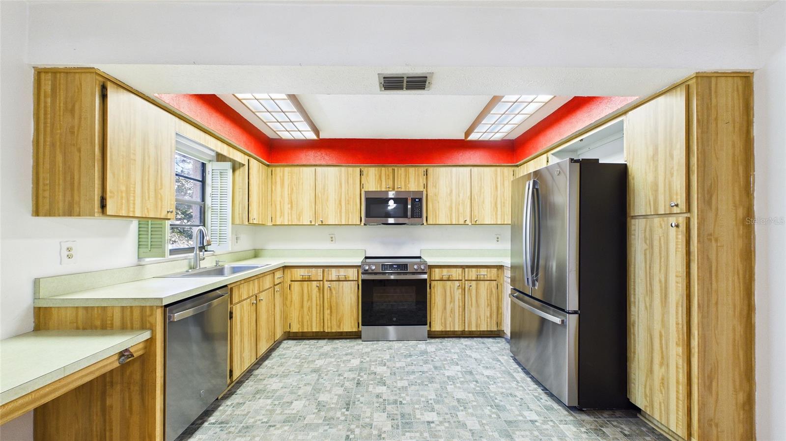 Image 18 of 54 For 38938 Tall Drive