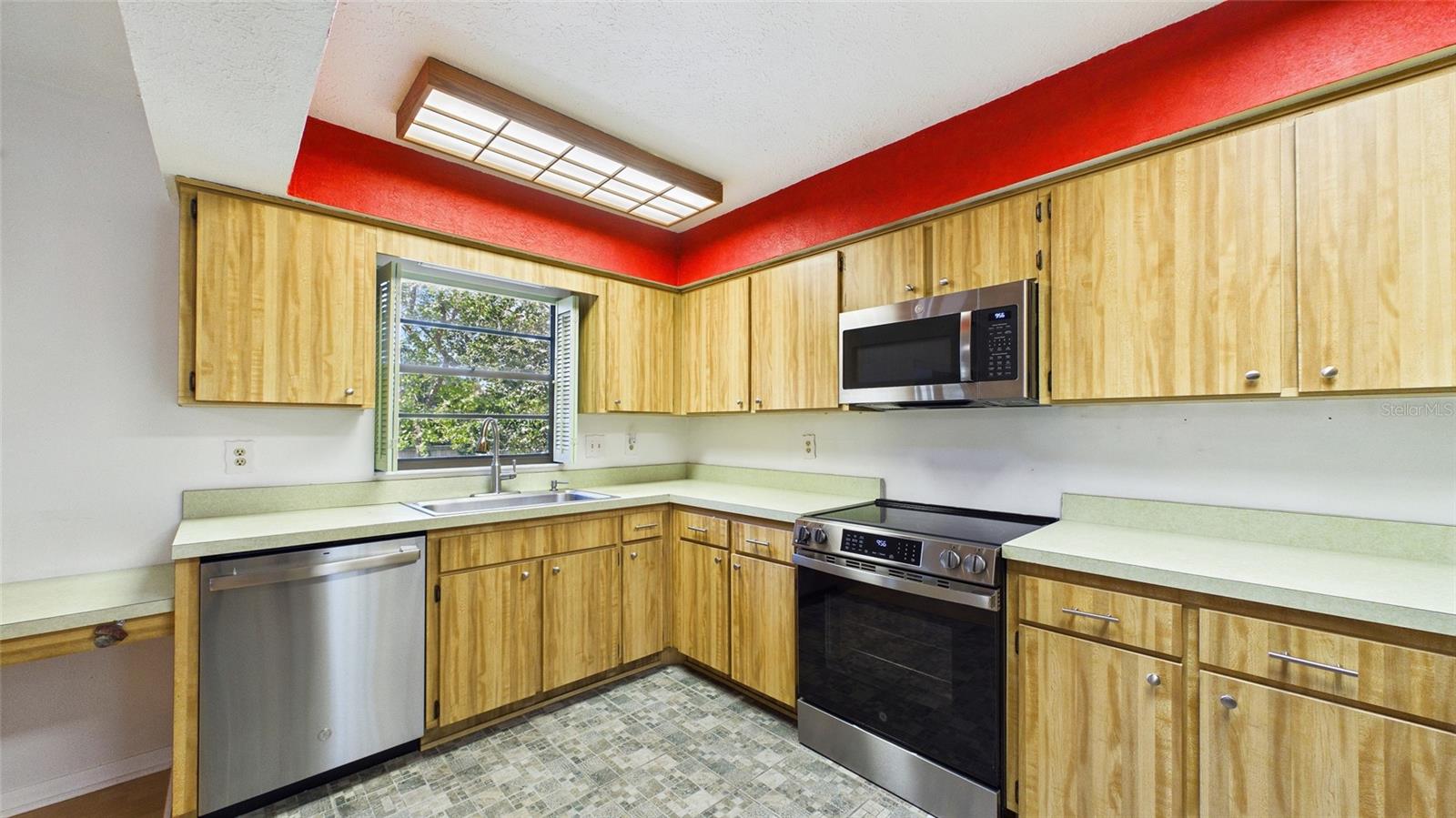 Image 19 of 54 For 38938 Tall Drive