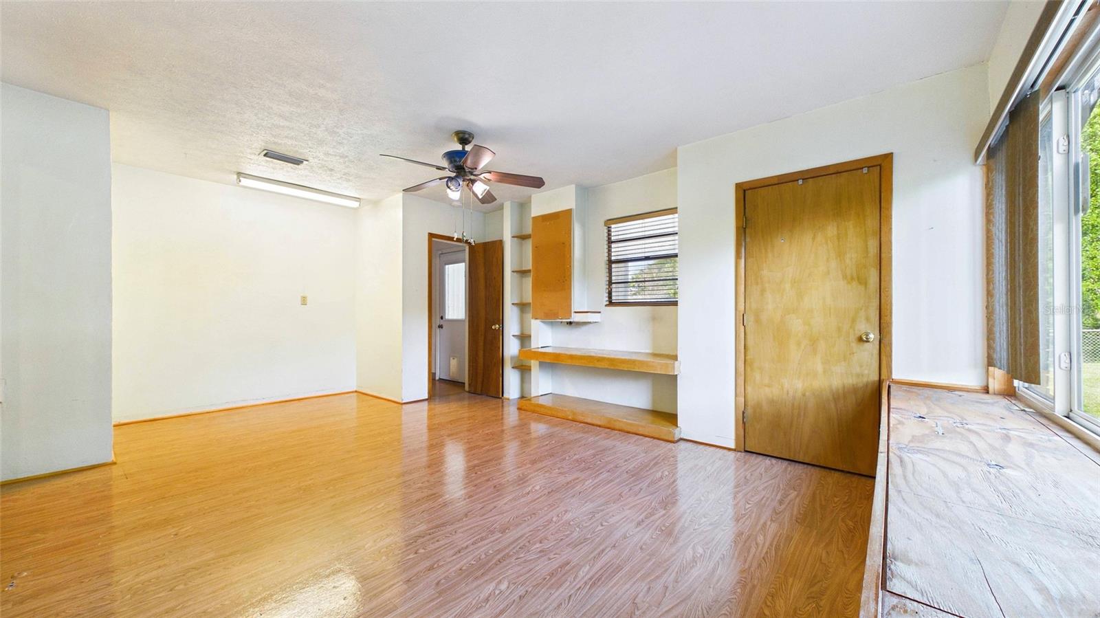 Image 21 of 54 For 38938 Tall Drive