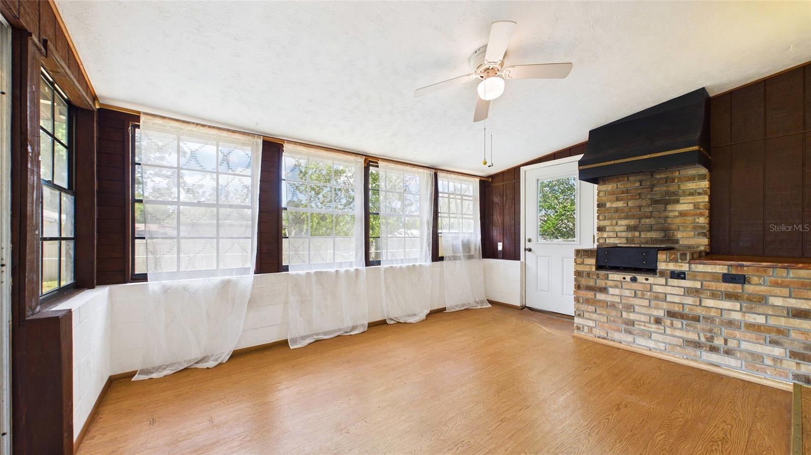 Image 40 of 54 For 38938 Tall Drive