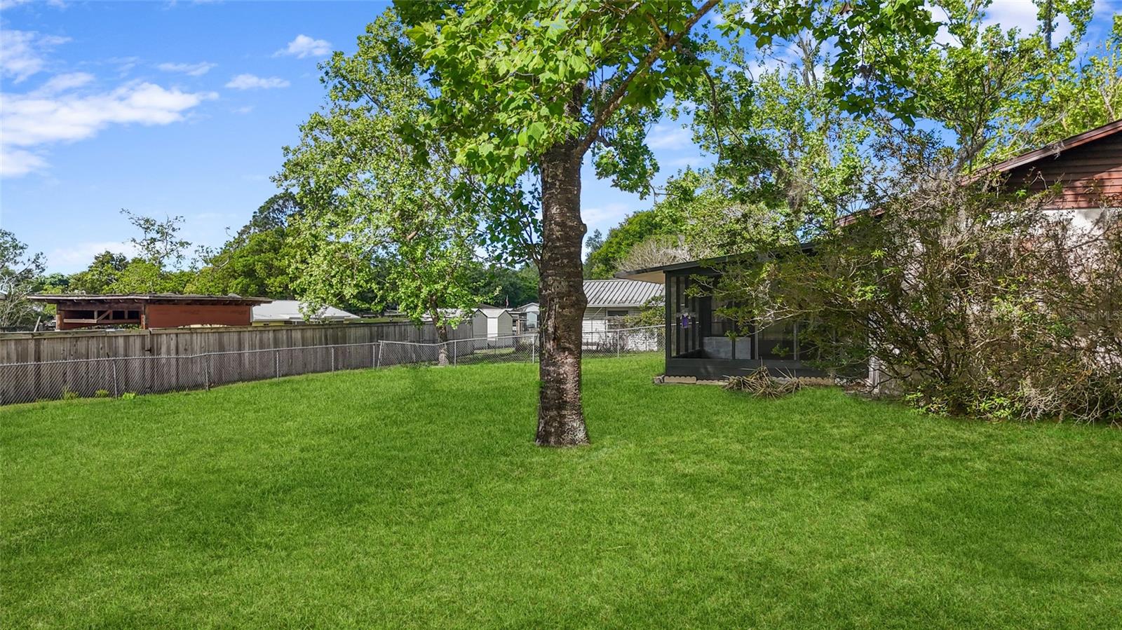 Image 5 of 54 For 38938 Tall Drive