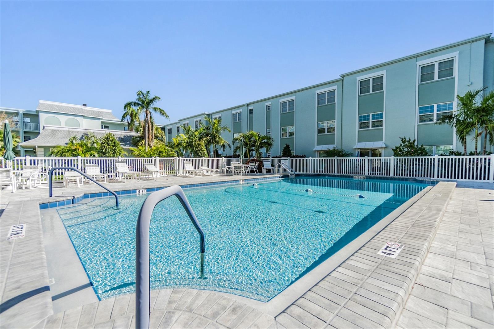 Image 18 of 25 For 701 Poinsettia Road 306