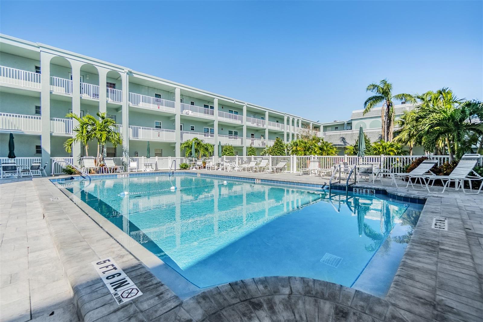 Image 19 of 25 For 701 Poinsettia Road 306