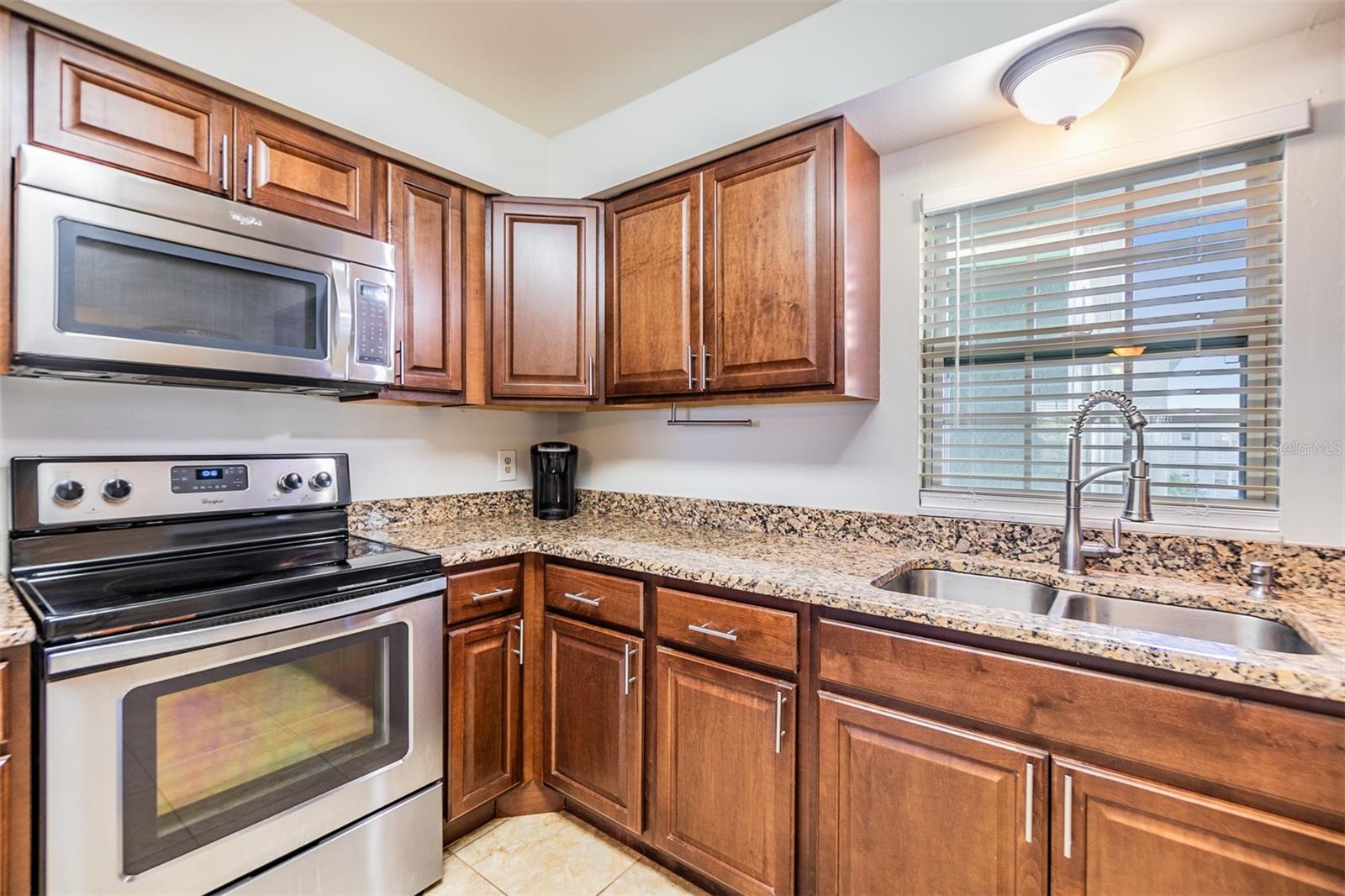 Image 4 of 25 For 701 Poinsettia Road 306