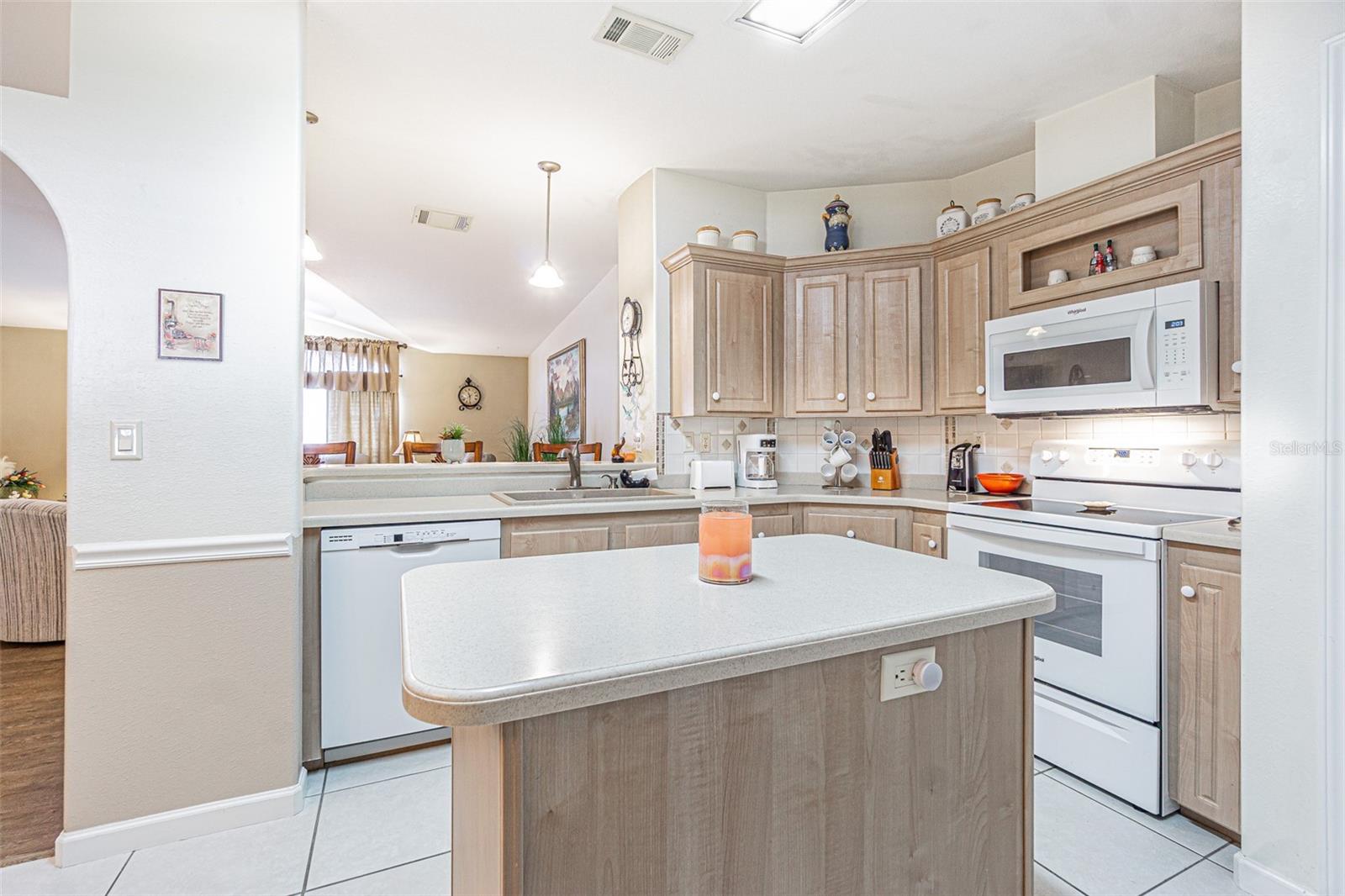 Image 13 of 58 For 37349 Gill Avenue