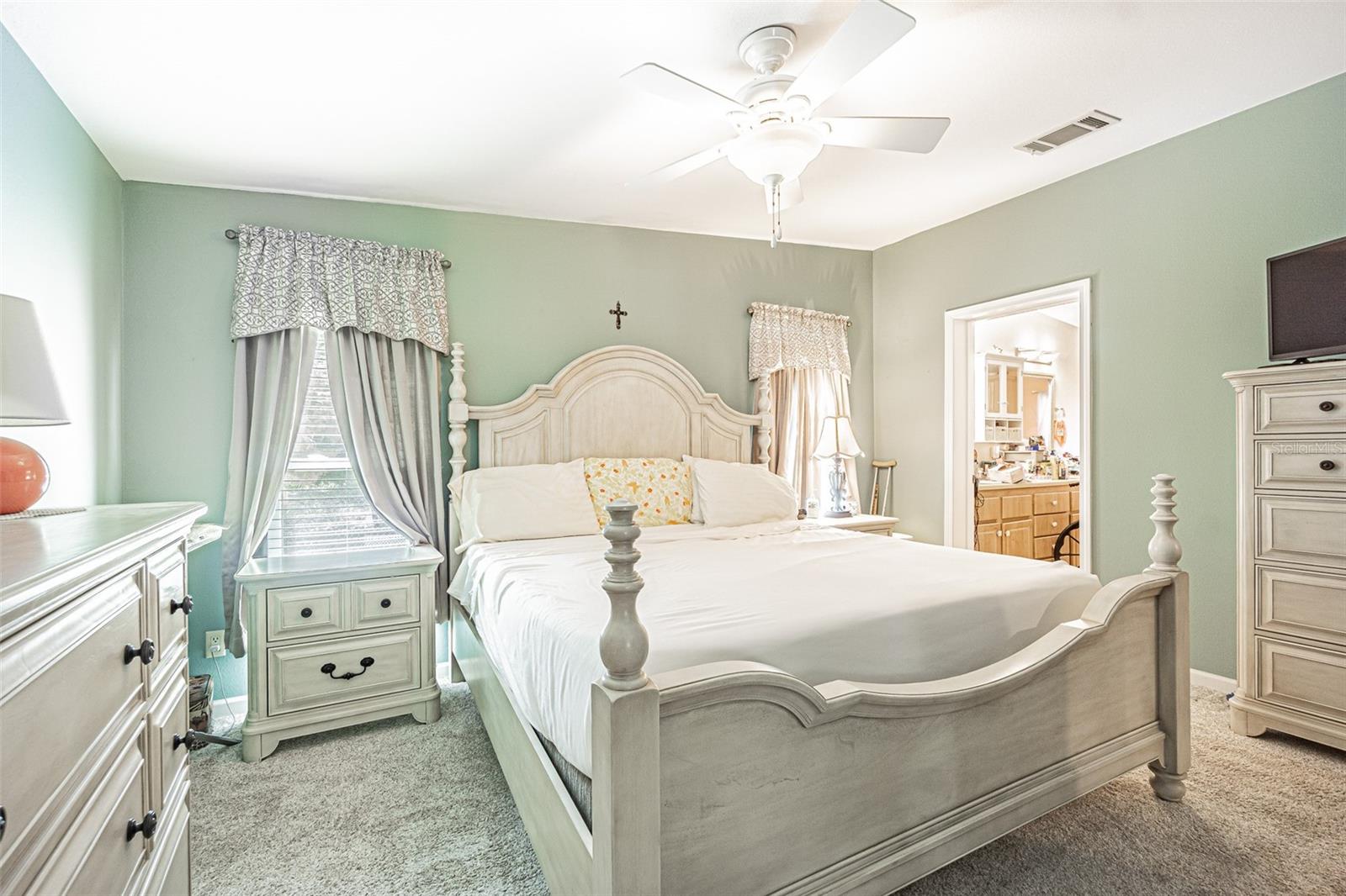 Image 17 of 58 For 37349 Gill Avenue