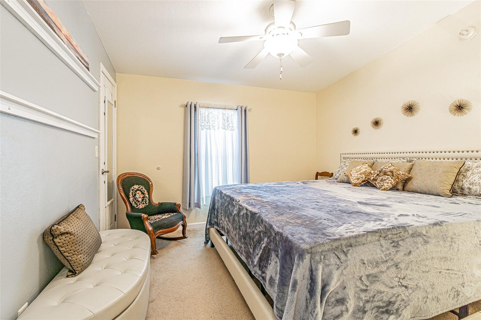 Image 34 of 58 For 37349 Gill Avenue