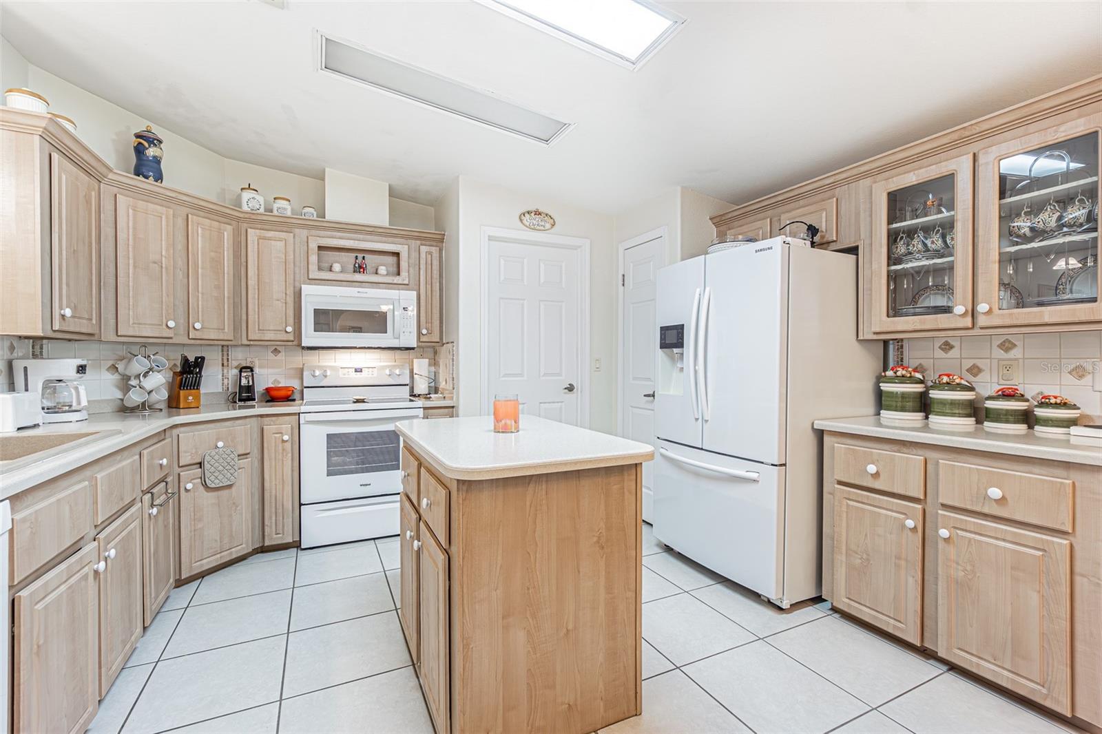 Image 4 of 58 For 37349 Gill Avenue