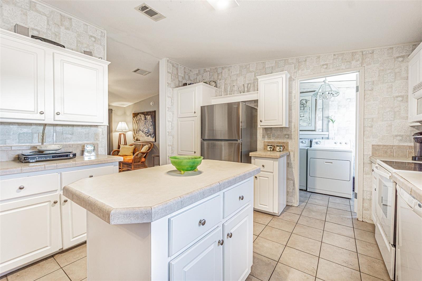 Image 3 of 50 For 37627 Lorena Avenue