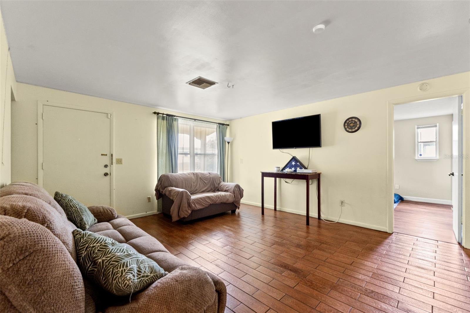 Image 15 of 34 For 9658 Bayside Court