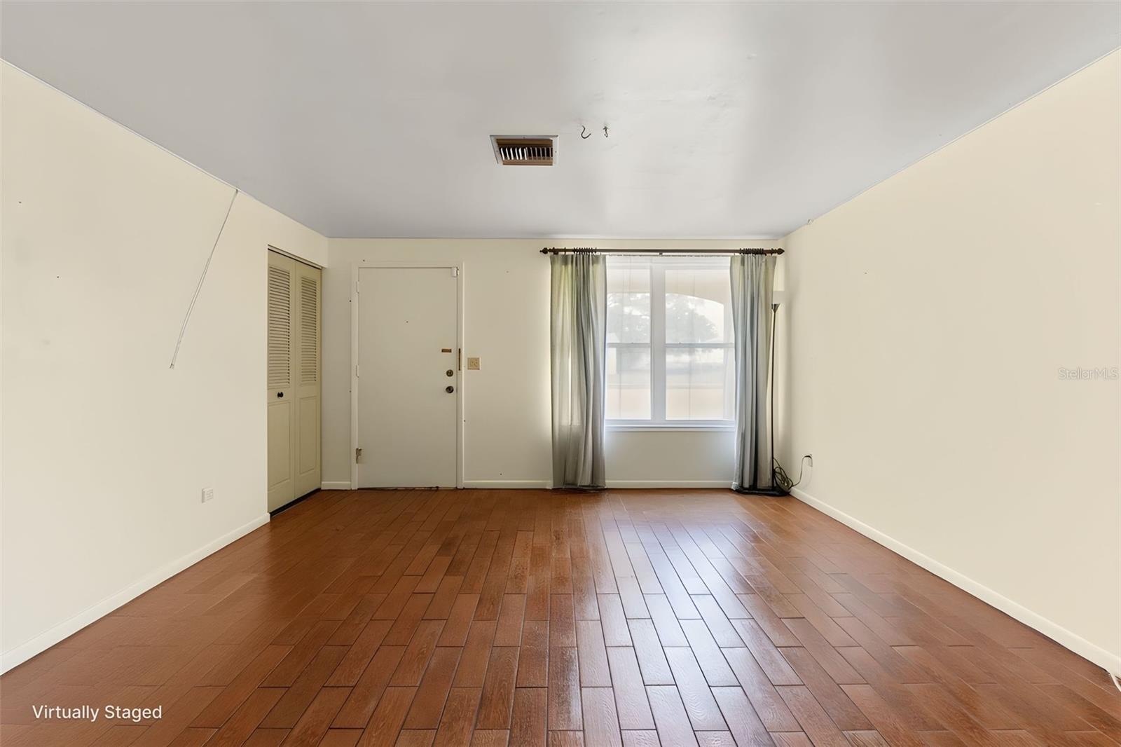 Image 17 of 34 For 9658 Bayside Court