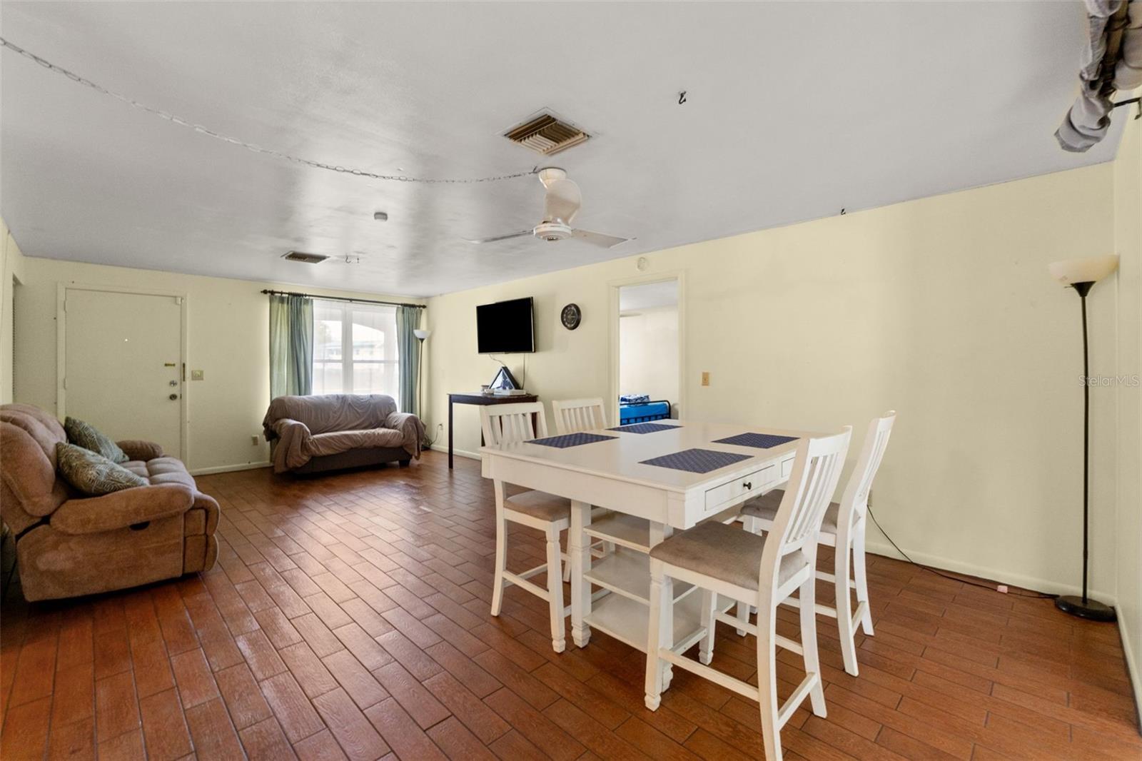 Image 20 of 34 For 9658 Bayside Court