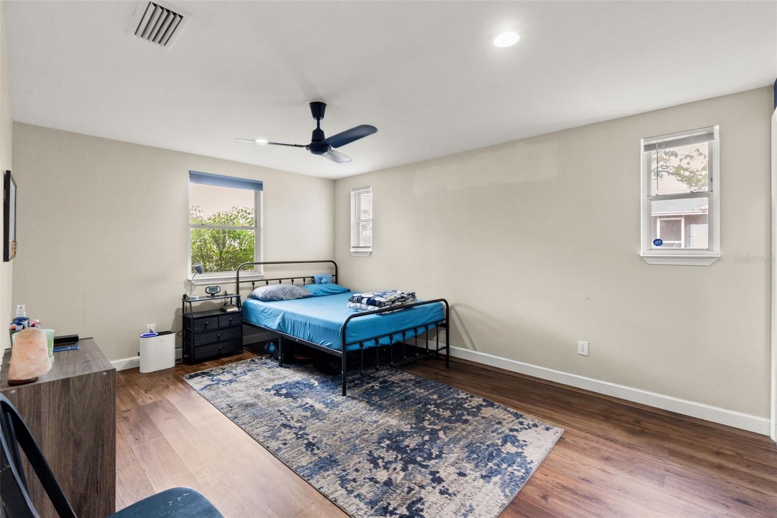 Image 22 of 34 For 9658 Bayside Court