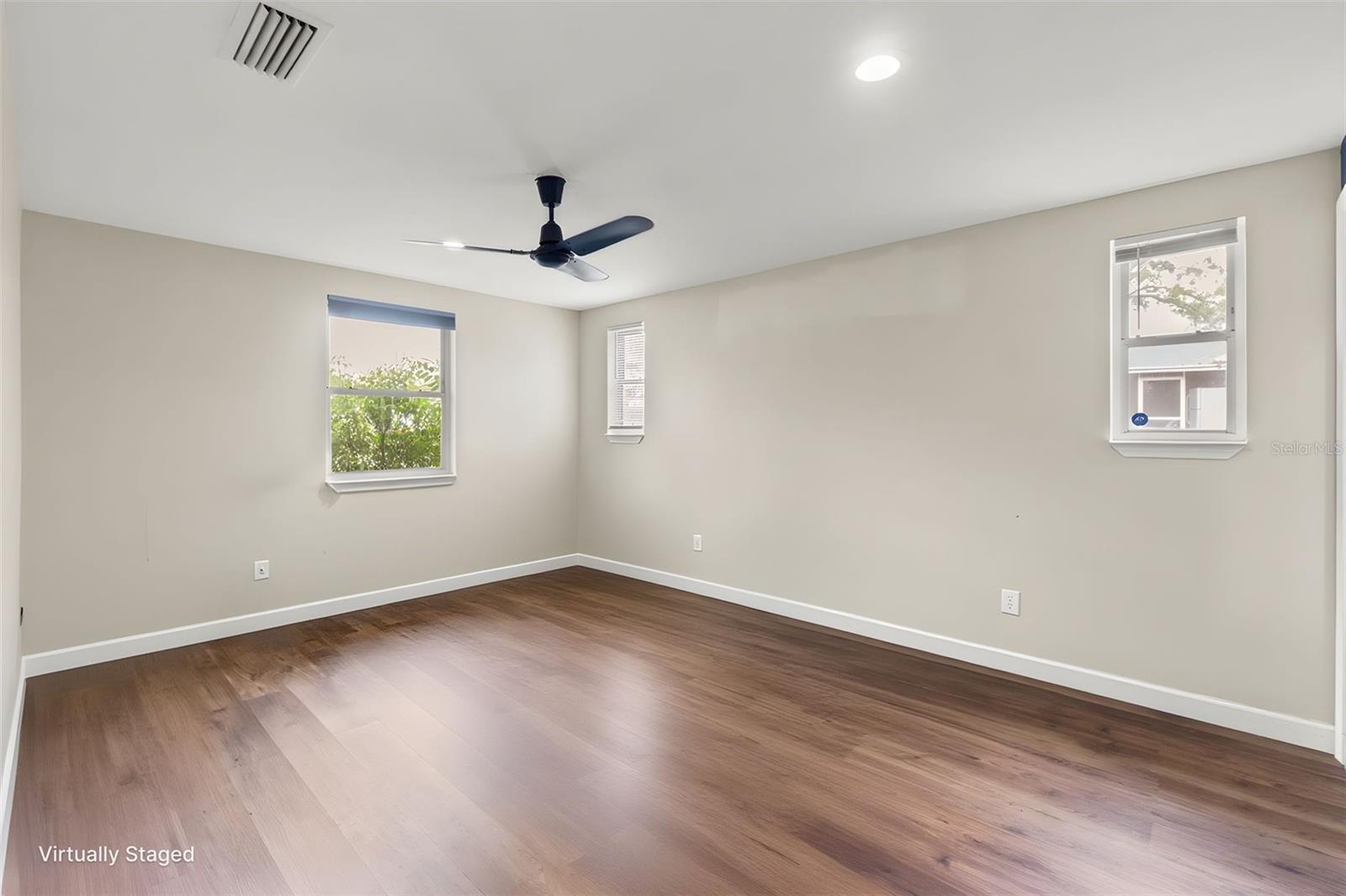 Image 23 of 34 For 9658 Bayside Court