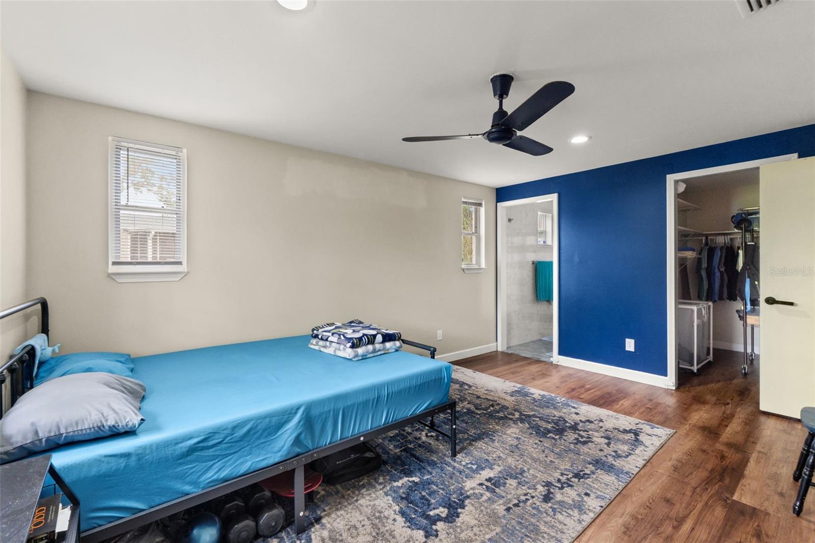 Image 24 of 34 For 9658 Bayside Court