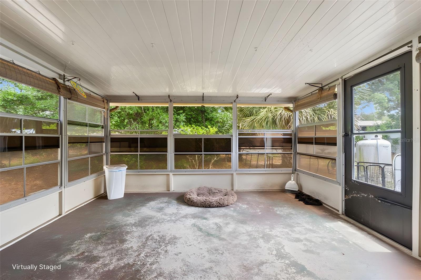 Image 31 of 34 For 9658 Bayside Court