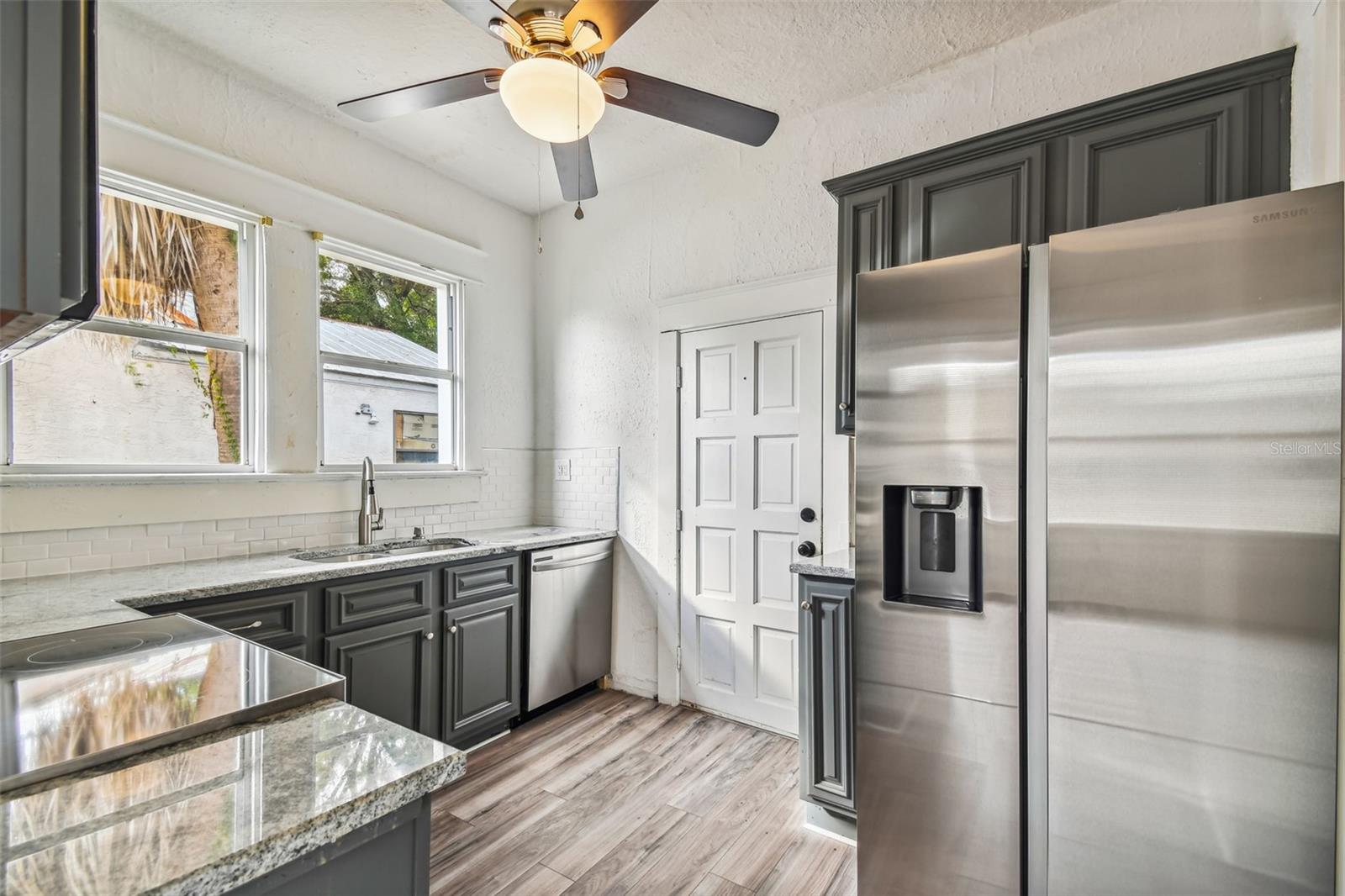 Image 11 of 73 For 1913 Lemon Street