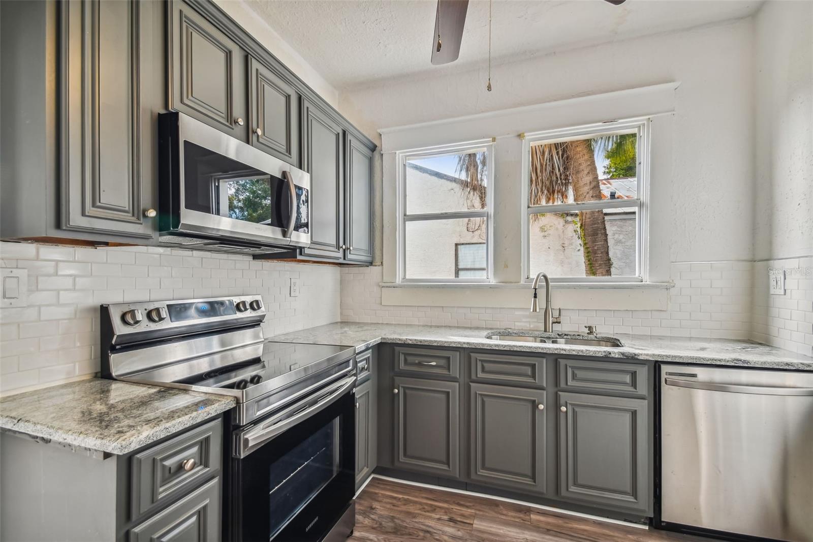 Image 12 of 73 For 1913 Lemon Street