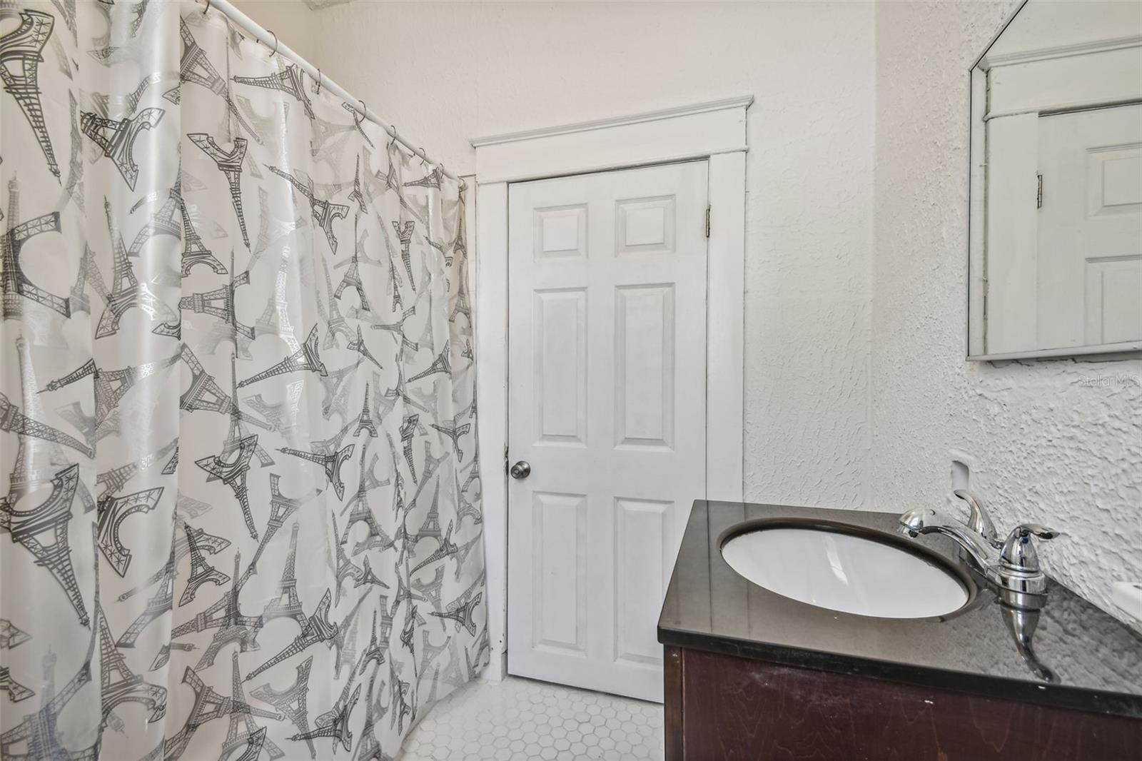 Image 25 of 73 For 1913 Lemon Street