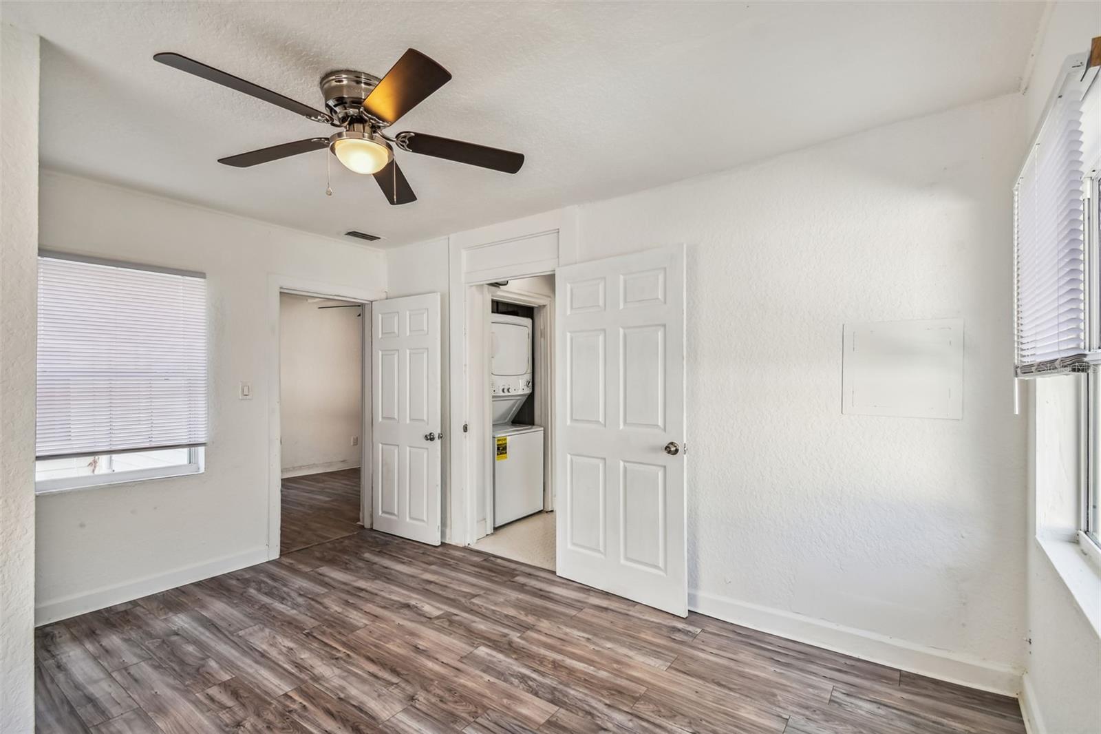 Image 33 of 73 For 1913 Lemon Street