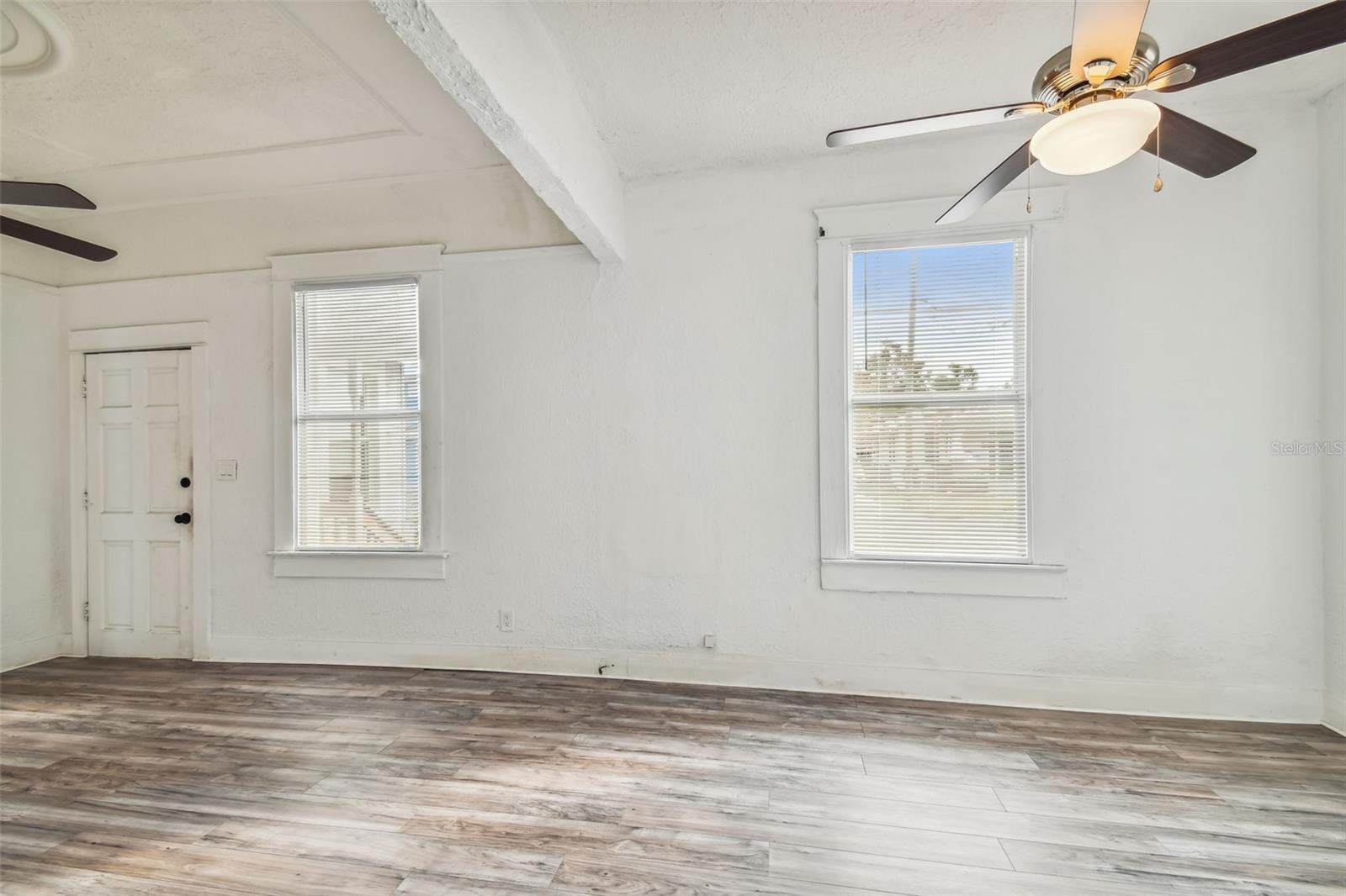 Image 34 of 73 For 1913 Lemon Street