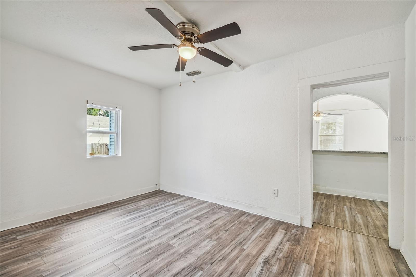 Image 4 of 73 For 1913 Lemon Street