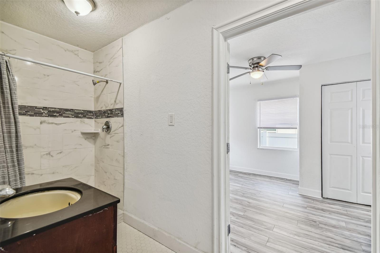 Image 41 of 73 For 1913 Lemon Street