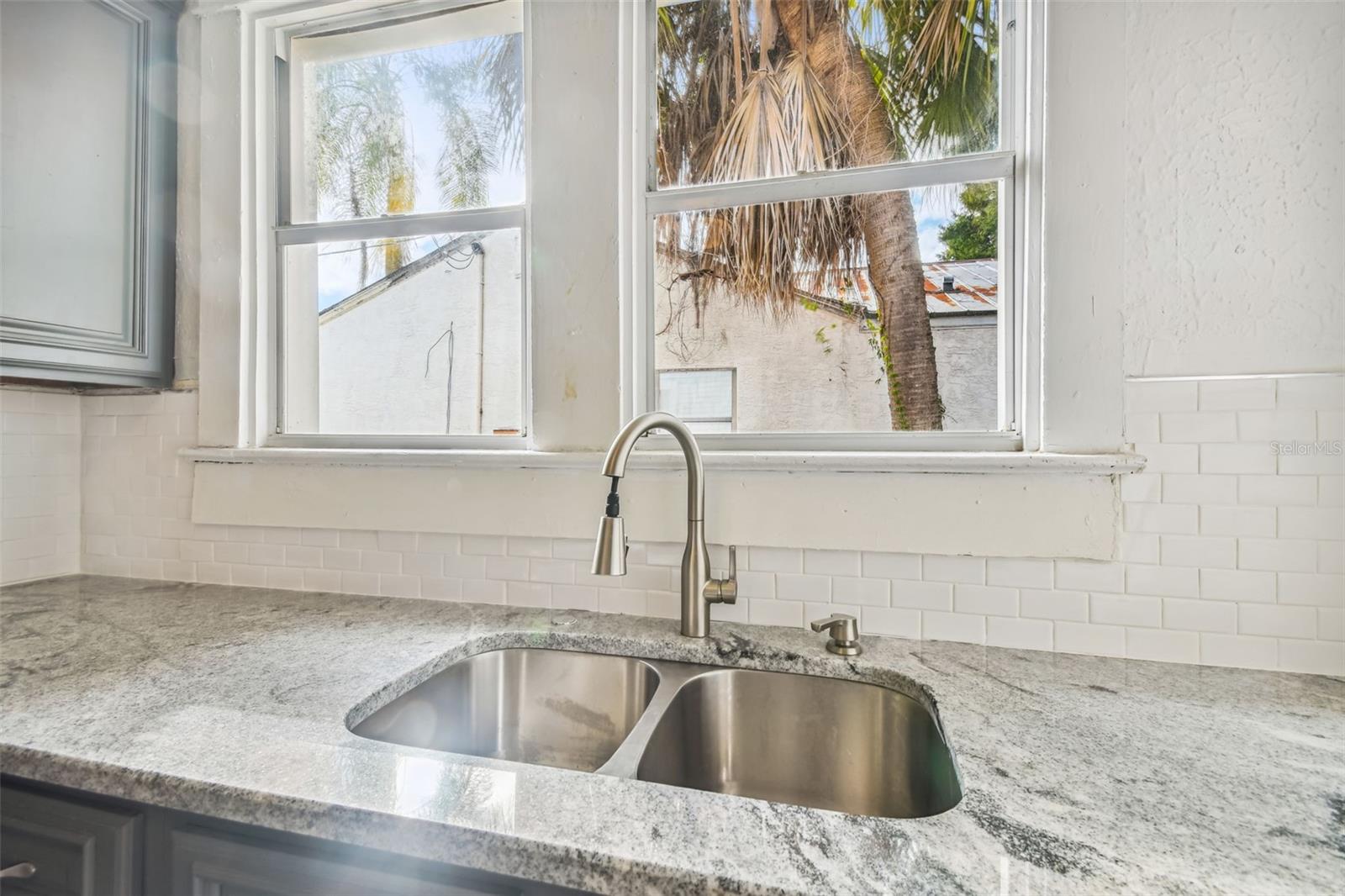 Image 44 of 73 For 1913 Lemon Street