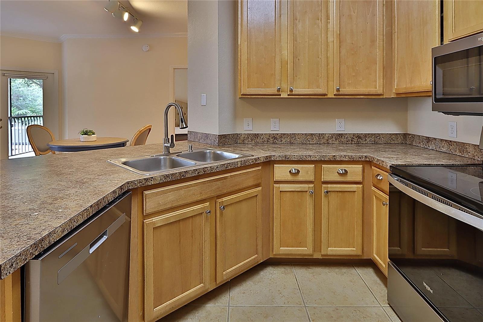 Image 13 of 40 For 2407 Courtney Meadows Court 103