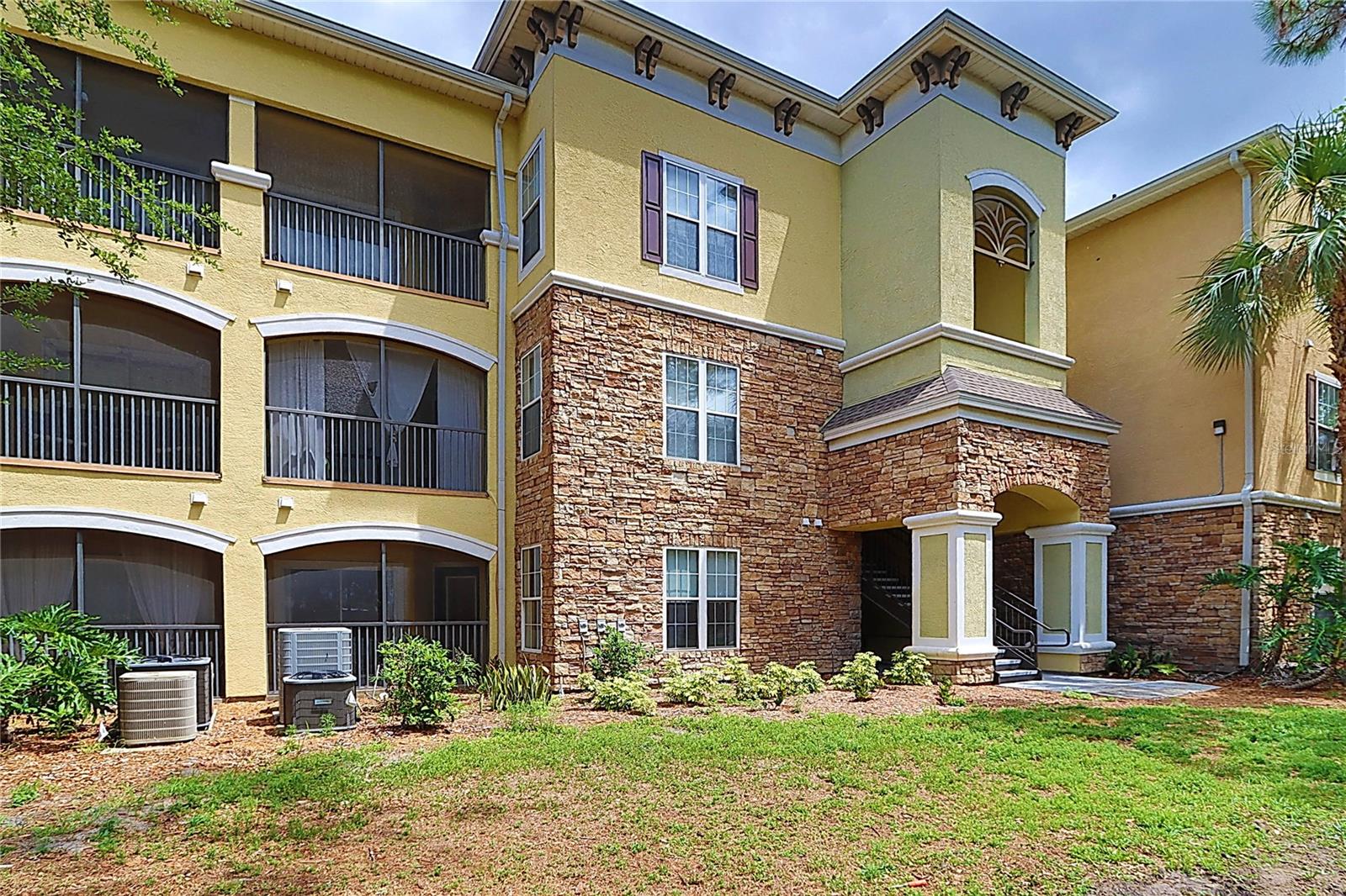 Image 26 of 40 For 2407 Courtney Meadows Court 103