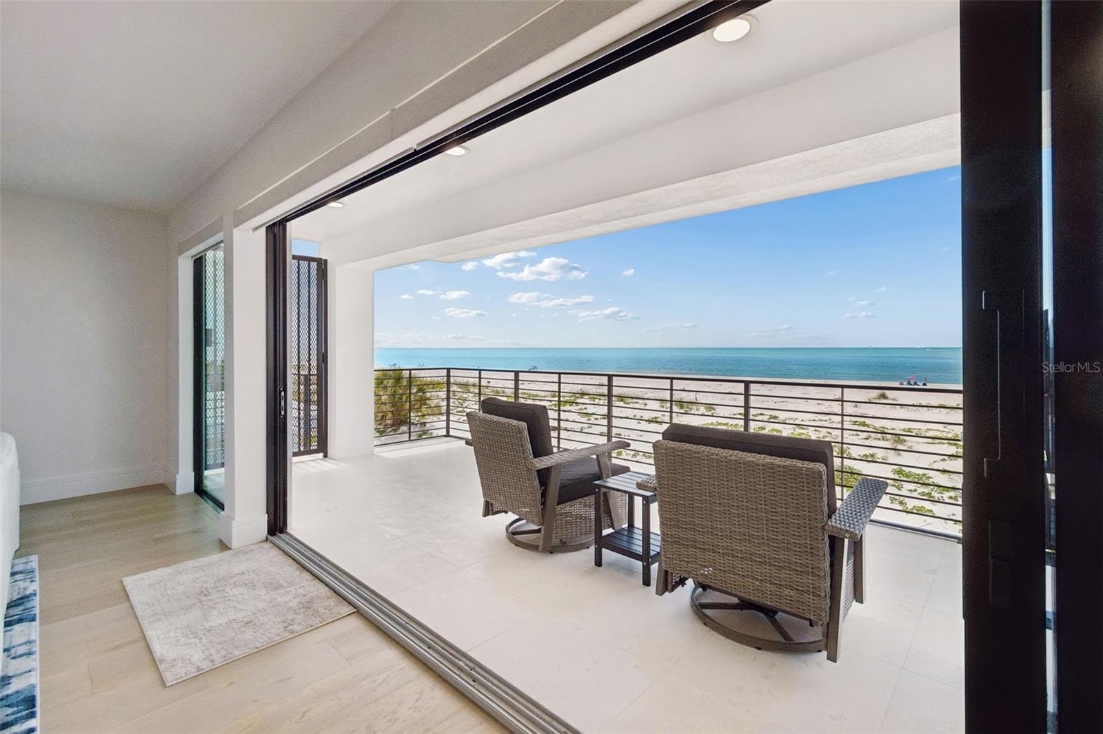 Image 12 of 100 For 930 Eldorado Avenue