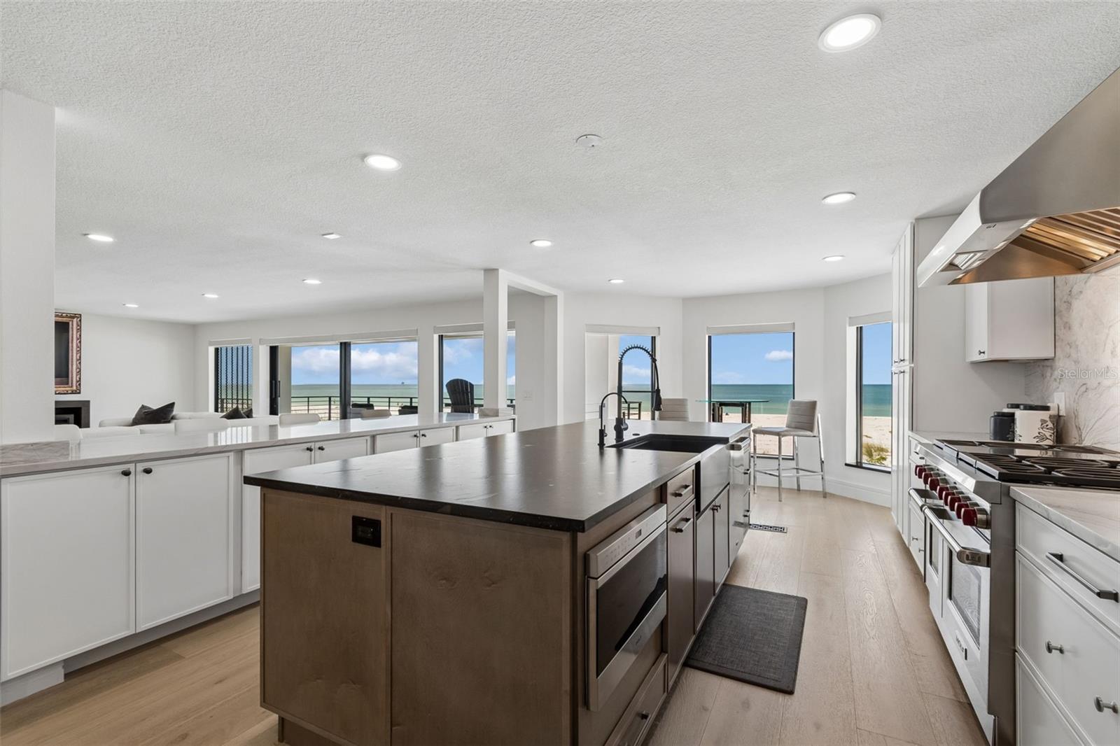 Image 18 of 100 For 930 Eldorado Avenue