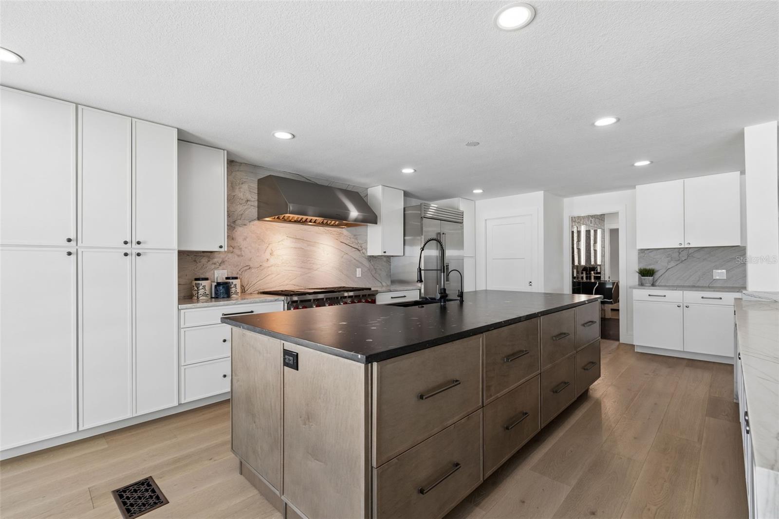 Image 21 of 100 For 930 Eldorado Avenue