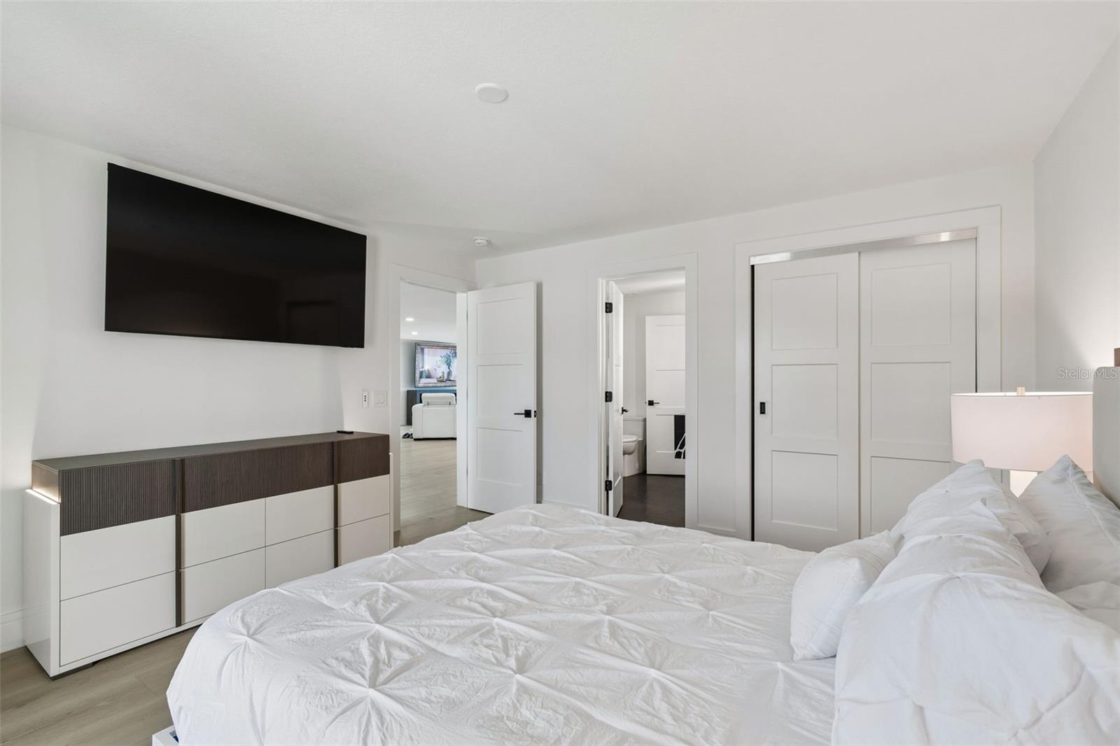 Image 26 of 100 For 930 Eldorado Avenue