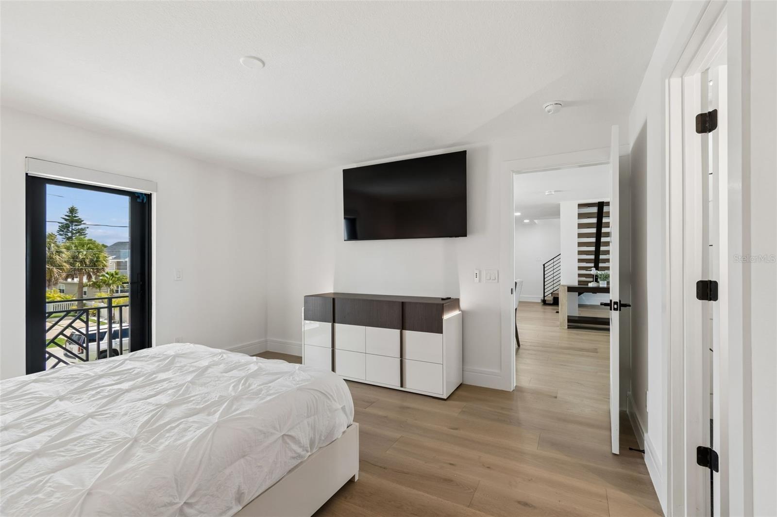 Image 27 of 100 For 930 Eldorado Avenue