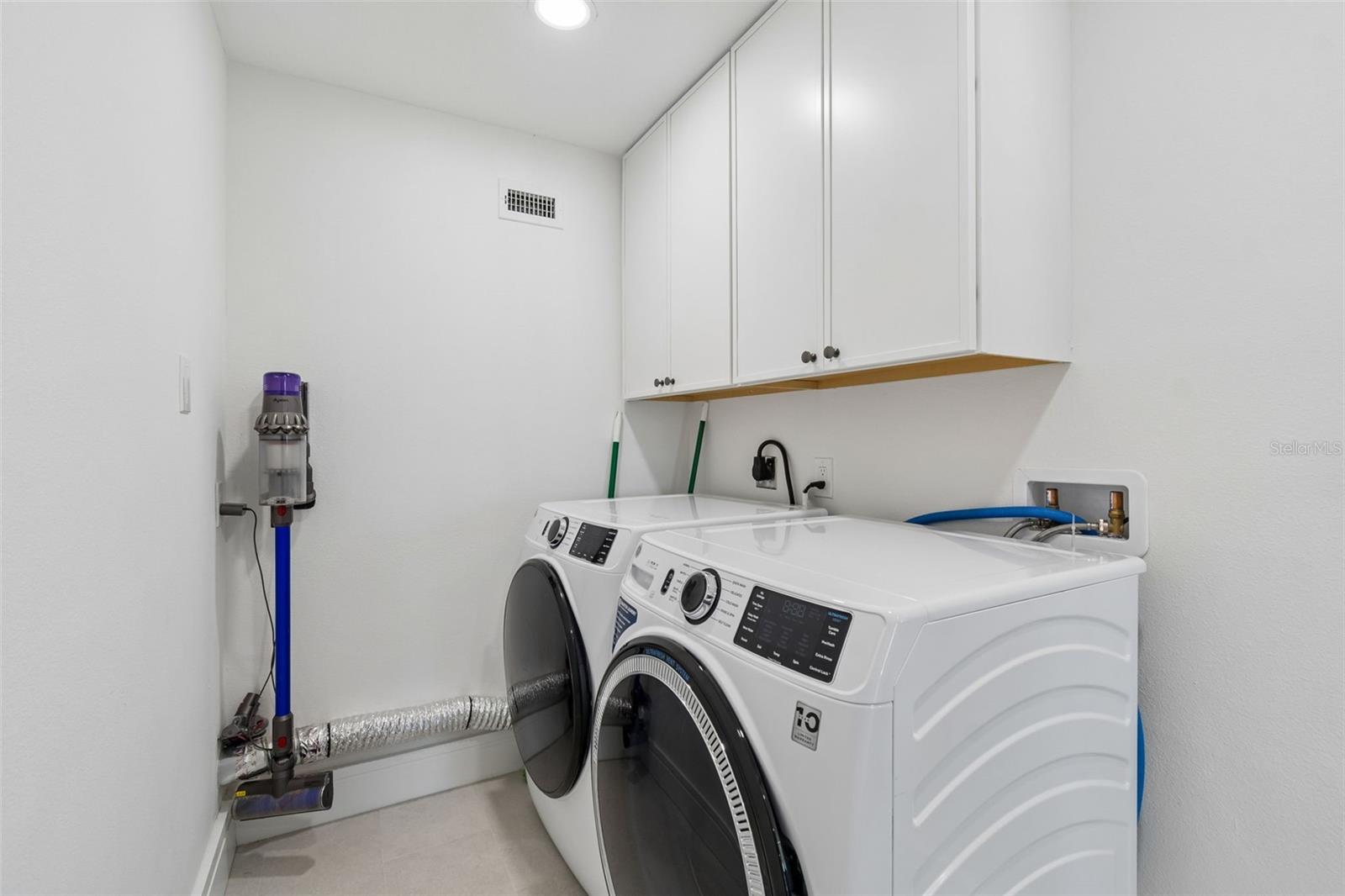 Image 31 of 100 For 930 Eldorado Avenue