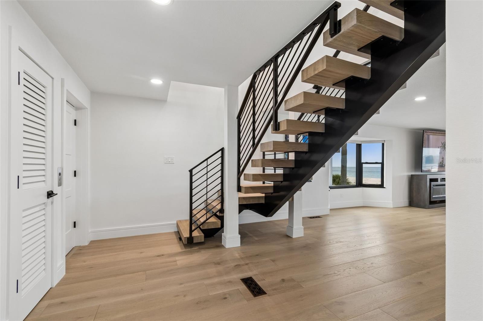 Image 32 of 100 For 930 Eldorado Avenue