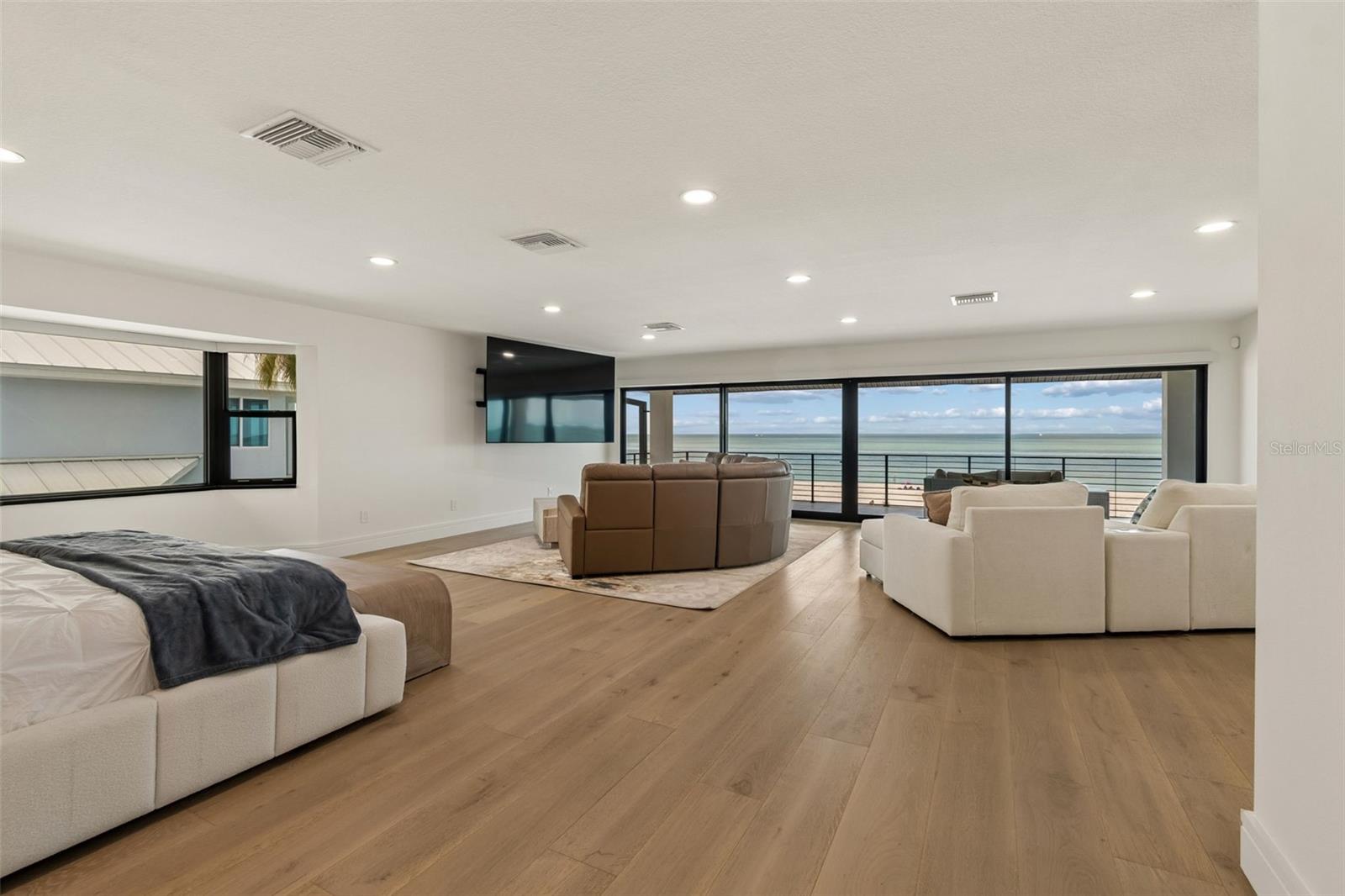 Image 35 of 100 For 930 Eldorado Avenue